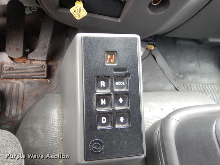 image for item EW9574 2006 GMC T7500 satellite broadcasting truck