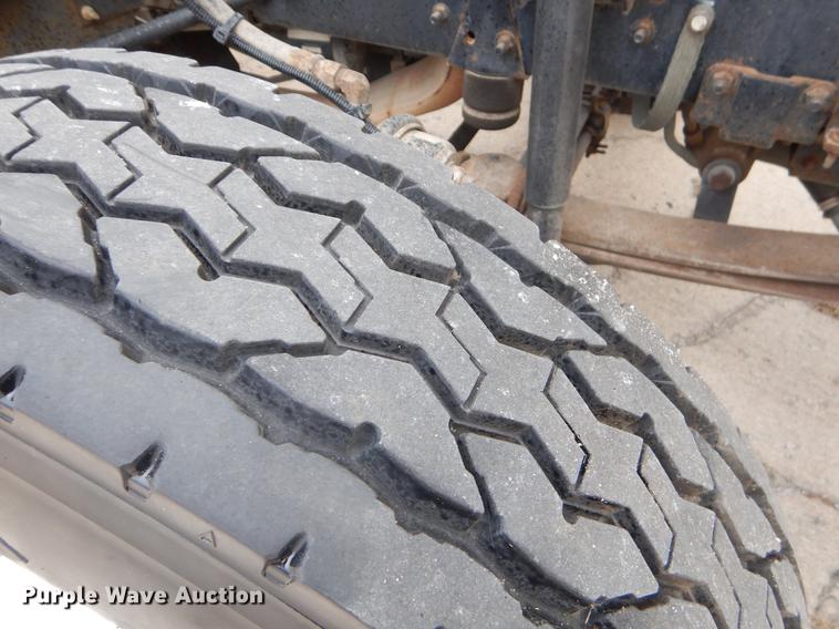 image for item EW9574 2006 GMC T7500 satellite broadcasting truck