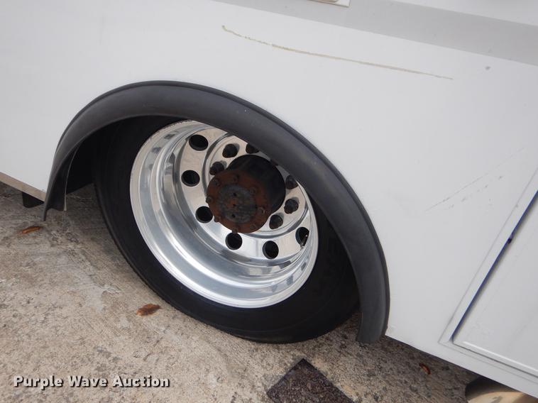 image for item EW9574 2006 GMC T7500 satellite broadcasting truck