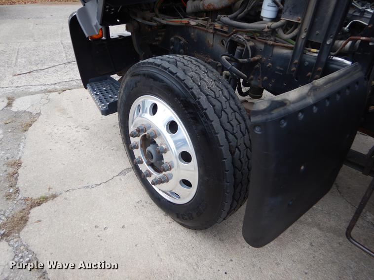 image for item EW9574 2006 GMC T7500 satellite broadcasting truck