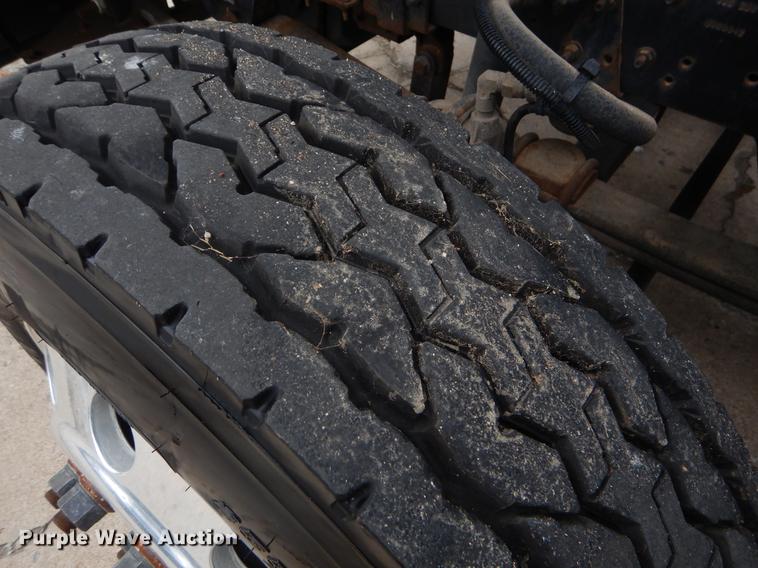 image for item EW9574 2006 GMC T7500 satellite broadcasting truck