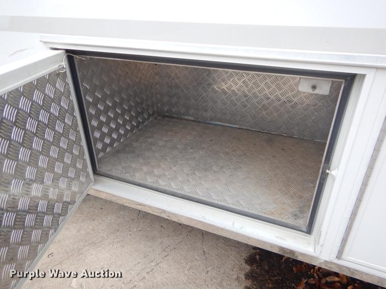 image for item EW9574 2006 GMC T7500 satellite broadcasting truck