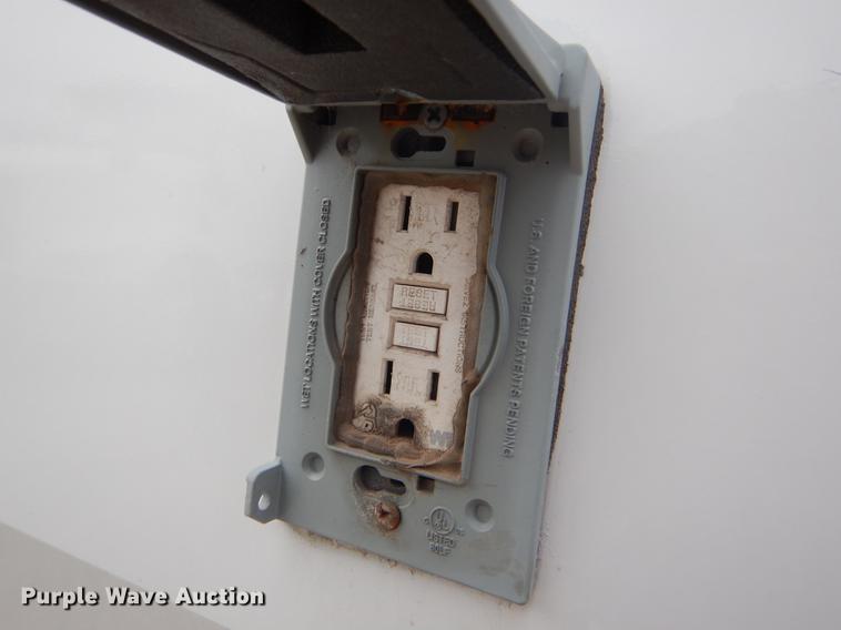 image for item EW9574 2006 GMC T7500 satellite broadcasting truck