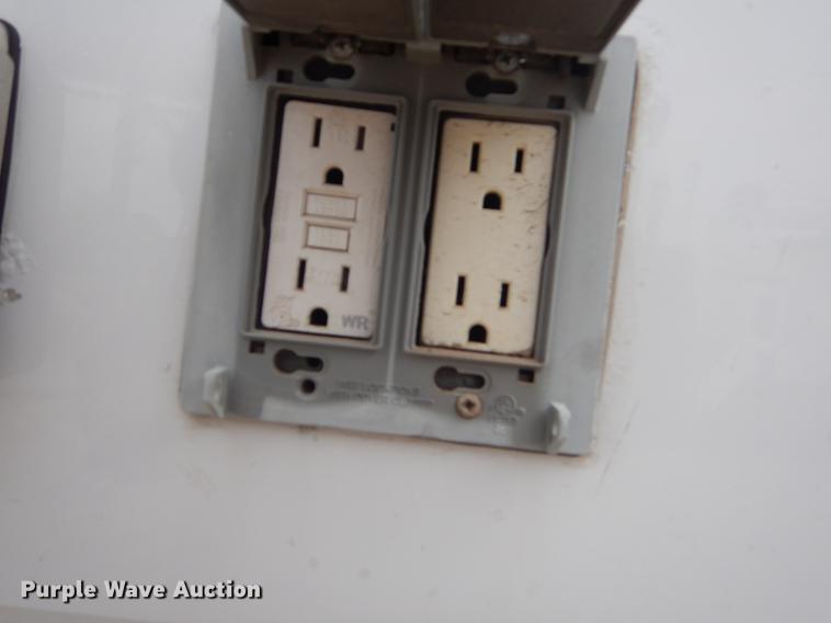 image for item EW9574 2006 GMC T7500 satellite broadcasting truck