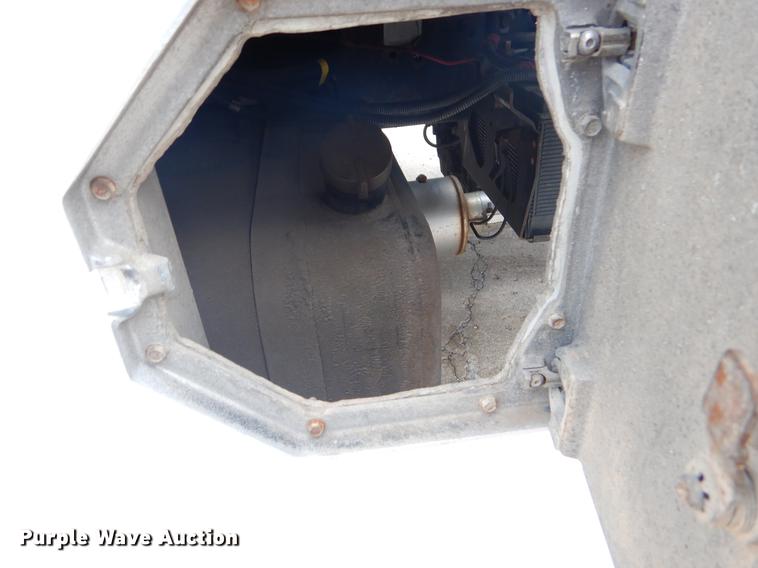 image for item EW9574 2006 GMC T7500 satellite broadcasting truck