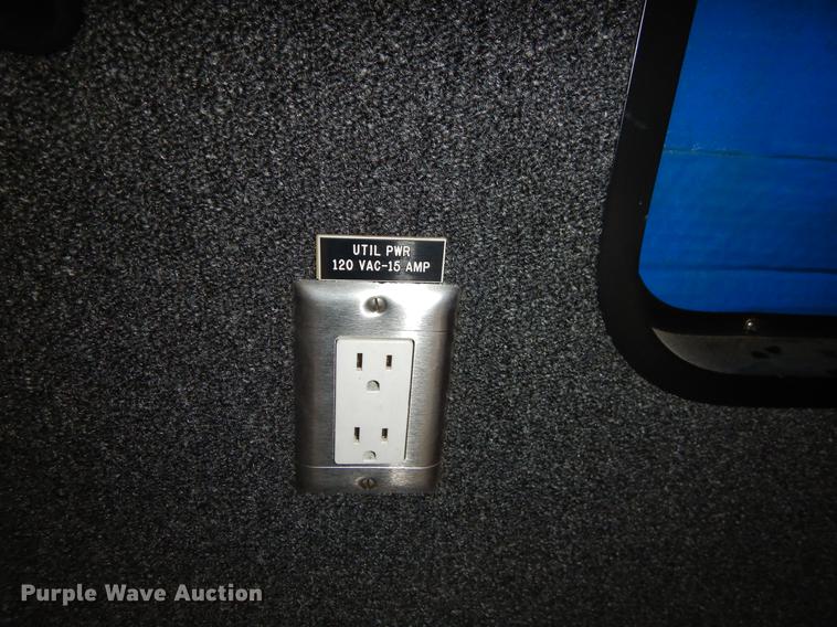 image for item EW9574 2006 GMC T7500 satellite broadcasting truck