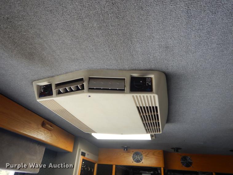 image for item EW9574 2006 GMC T7500 satellite broadcasting truck