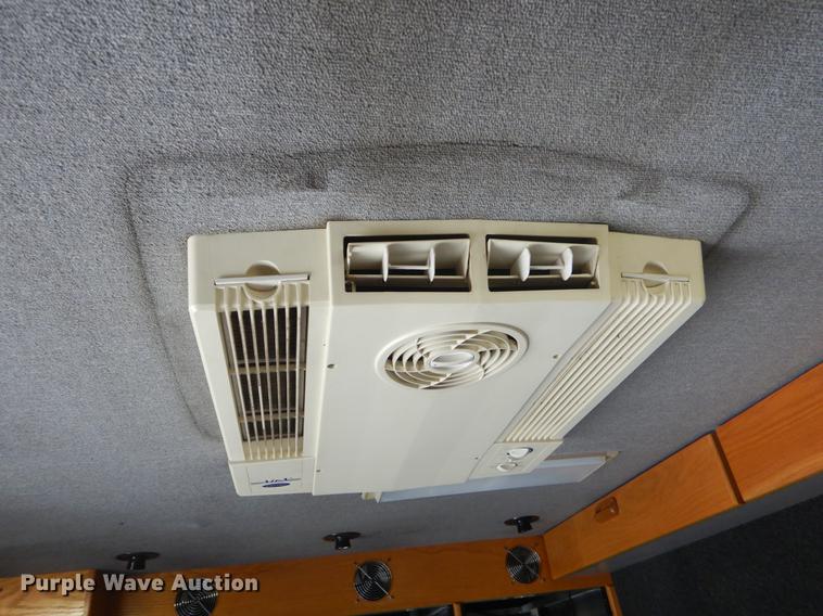 image for item EW9574 2006 GMC T7500 satellite broadcasting truck