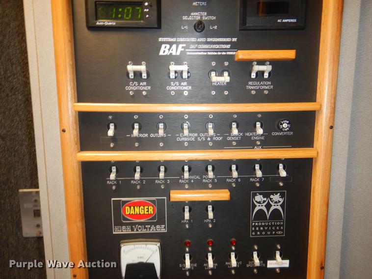 image for item EW9574 2006 GMC T7500 satellite broadcasting truck