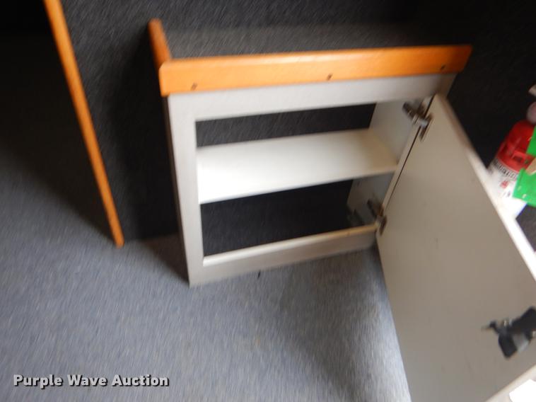 image for item EW9574 2006 GMC T7500 satellite broadcasting truck