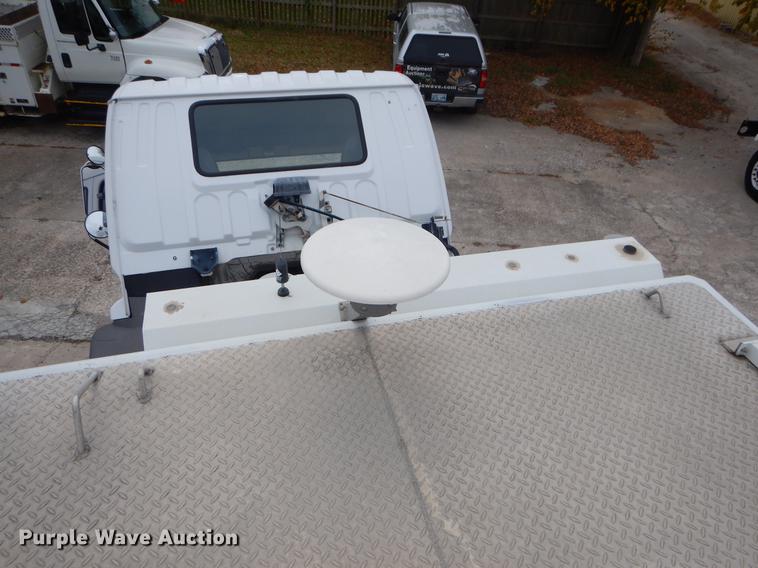 image for item EW9574 2006 GMC T7500 satellite broadcasting truck