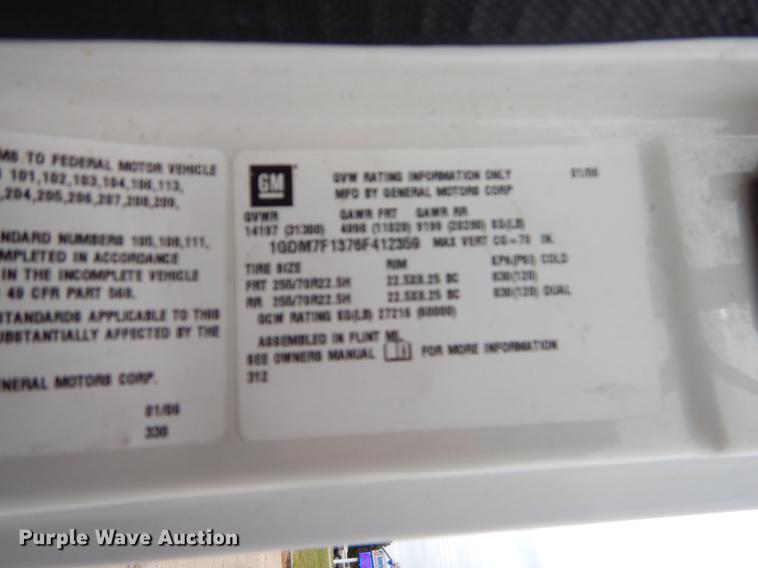 image for item EW9574 2006 GMC T7500 satellite broadcasting truck