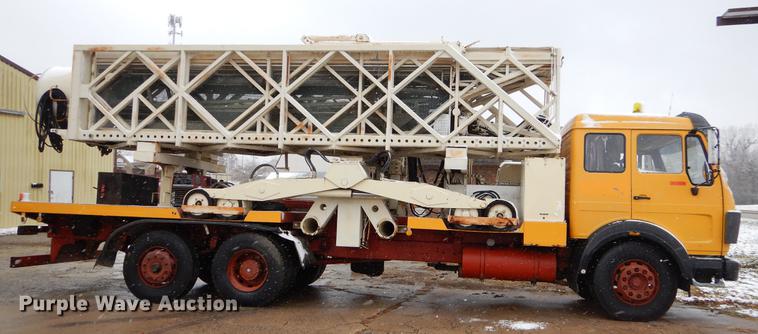 image for item EW9665 1987 Mercedes Benz bridge repair truck