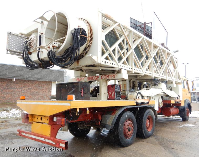 image for item EW9665 1987 Mercedes Benz bridge repair truck