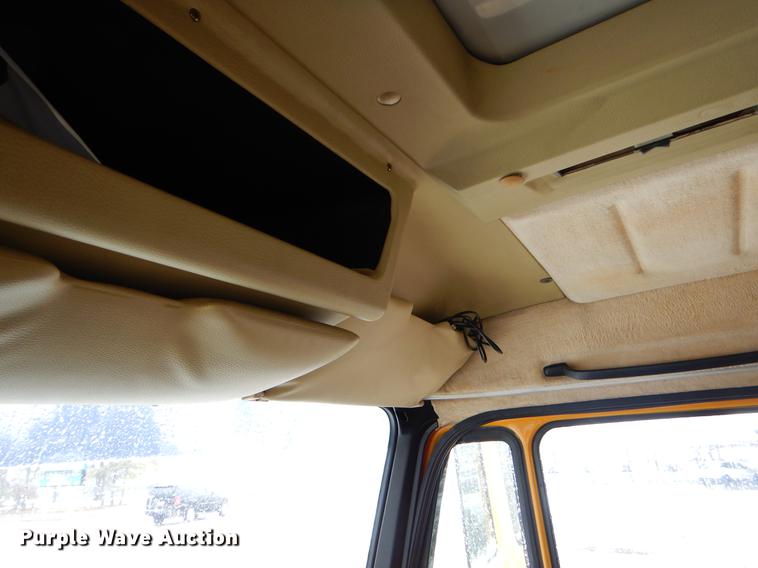 image for item EW9665 1987 Mercedes Benz bridge repair truck