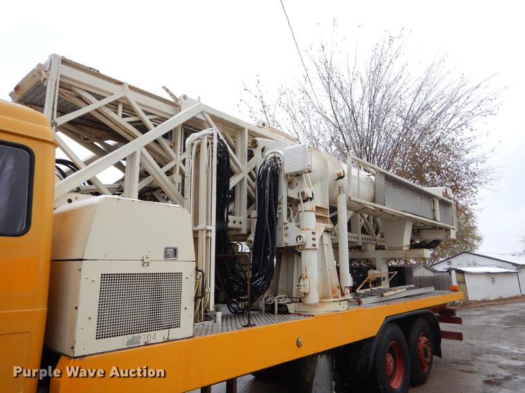 image for item EW9665 1987 Mercedes Benz bridge repair truck