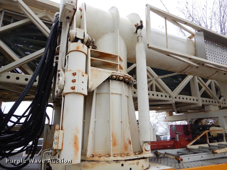 image for item EW9665 1987 Mercedes Benz bridge repair truck