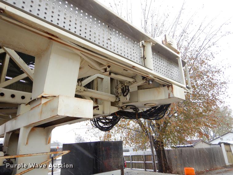 image for item EW9665 1987 Mercedes Benz bridge repair truck