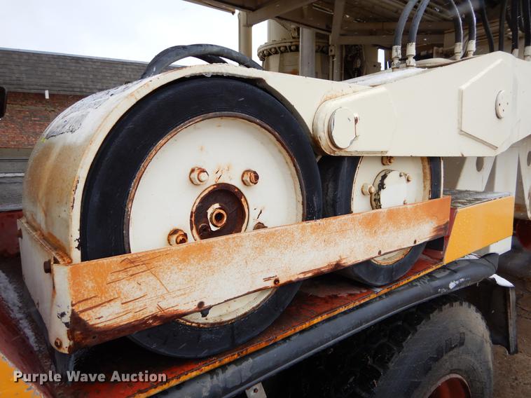 image for item EW9665 1987 Mercedes Benz bridge repair truck