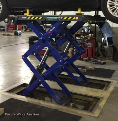 image for item FE9254 Hofmann 9K Variolift Dual Scissor XL vehicle lift