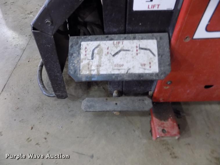 image for item FE9257 Coats APX90A tire changer