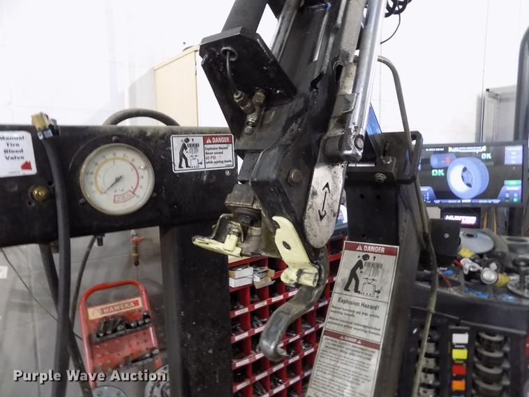 image for item FE9257 Coats APX90A tire changer