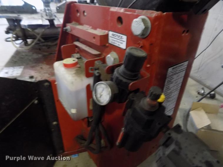 image for item FE9257 Coats APX90A tire changer