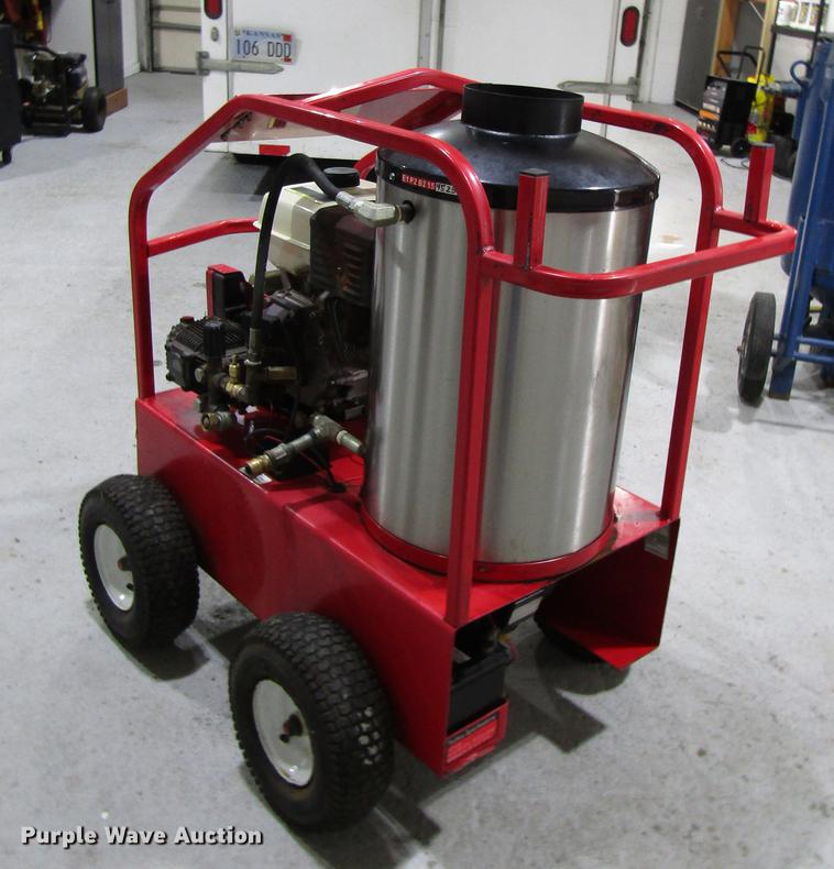 image for item FJ9563 Easy Kleen Magnum 4000 Series Gold RB5050HR pressure washer