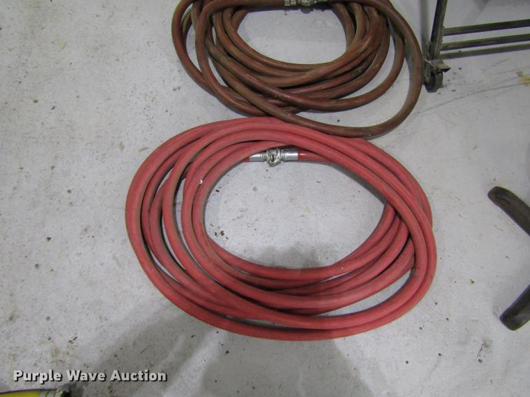 image for item FJ9564 (3) 50'L x 3/4" air hoses