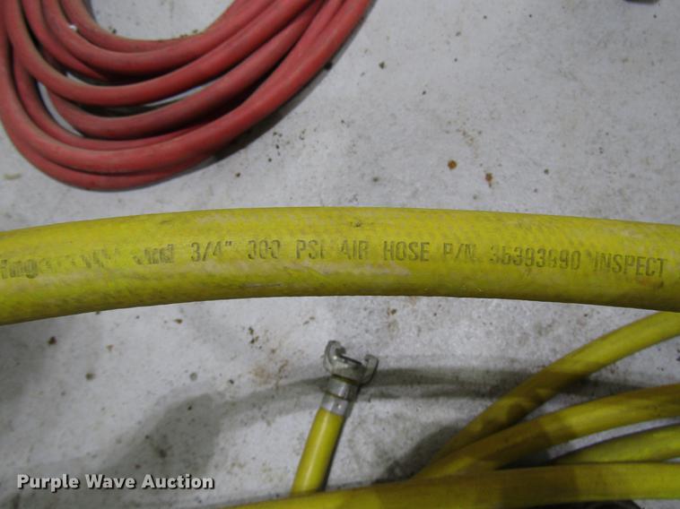 image for item FJ9564 (3) 50'L x 3/4" air hoses