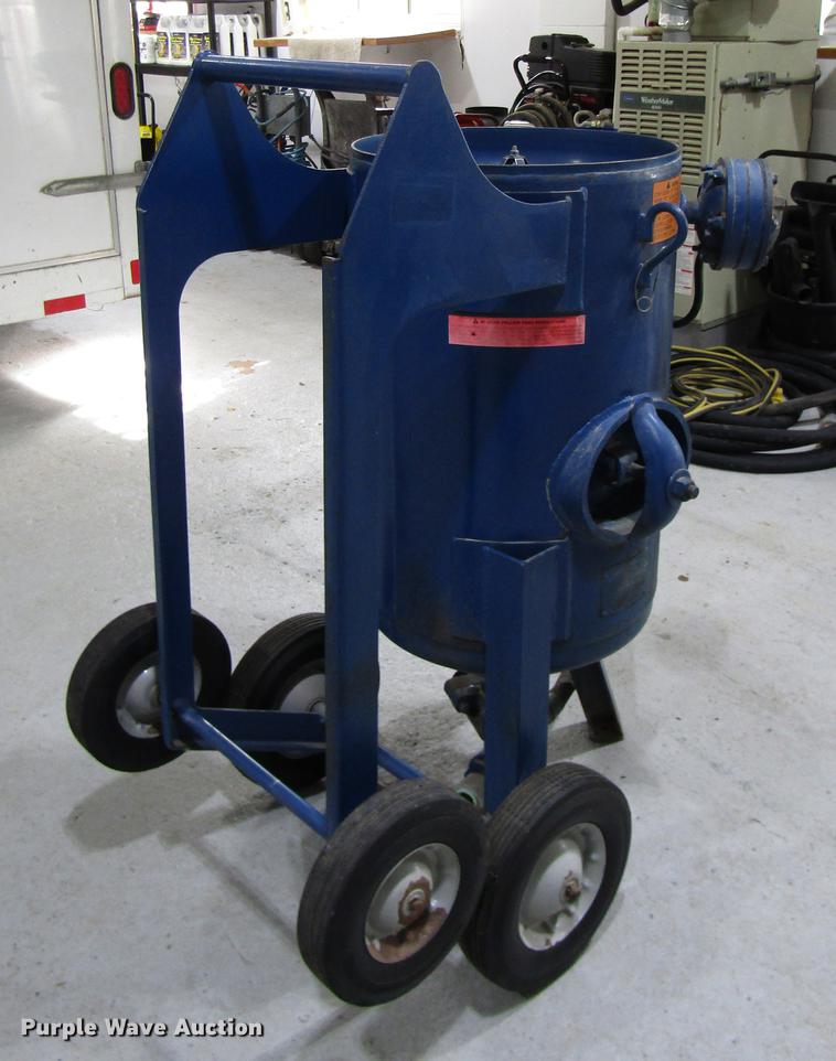 image for item FJ9565 Empire sandblasting pot