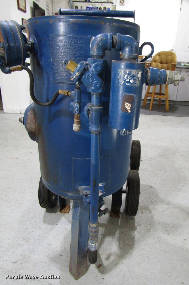 image for item FJ9565 Empire sandblasting pot