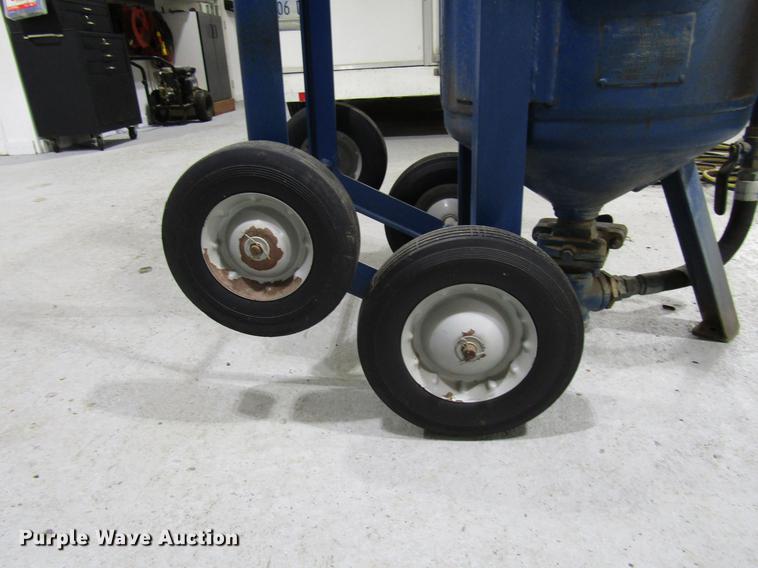 image for item FJ9565 Empire sandblasting pot