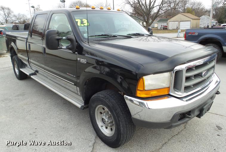 image for item L5723 2000 Ford F350 Super Duty Crew Cab pickup truck