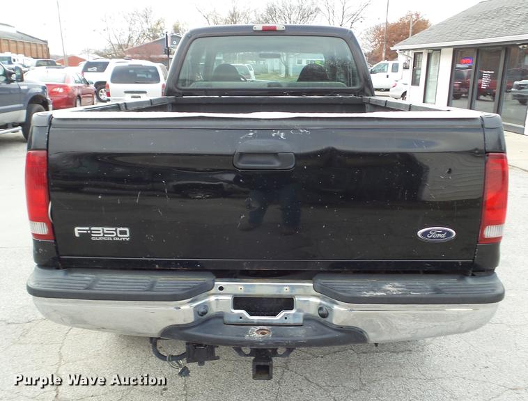 image for item L5723 2000 Ford F350 Super Duty Crew Cab pickup truck