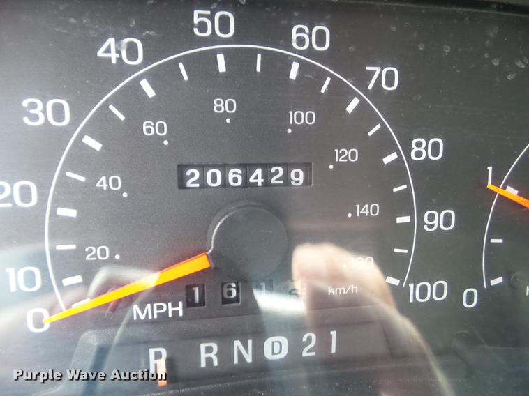 image for item L5723 2000 Ford F350 Super Duty Crew Cab pickup truck