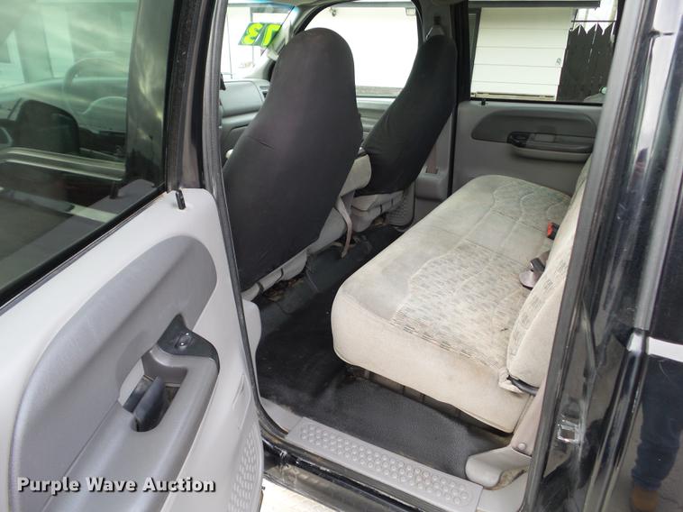 image for item L5723 2000 Ford F350 Super Duty Crew Cab pickup truck