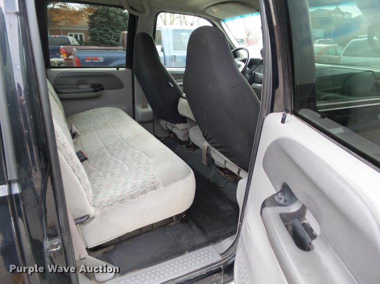 image for item L5723 2000 Ford F350 Super Duty Crew Cab pickup truck