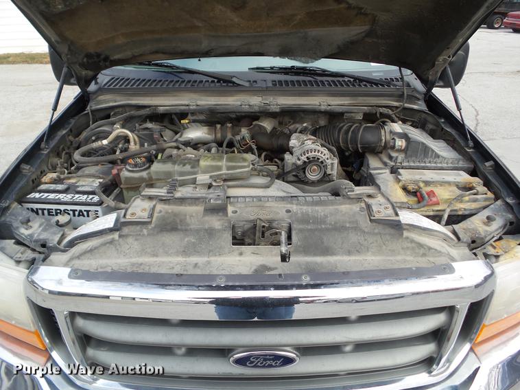 image for item L5723 2000 Ford F350 Super Duty Crew Cab pickup truck