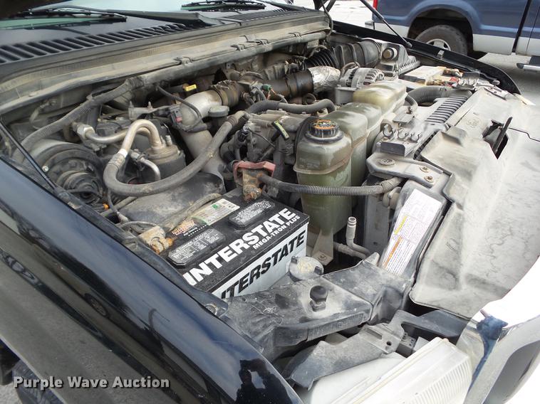 image for item L5723 2000 Ford F350 Super Duty Crew Cab pickup truck