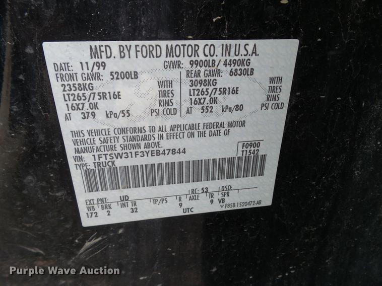 image for item L5723 2000 Ford F350 Super Duty Crew Cab pickup truck