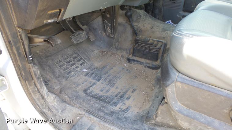 image for item AM9021 2011 Ford F450 Super Duty Crew Cab utility truck