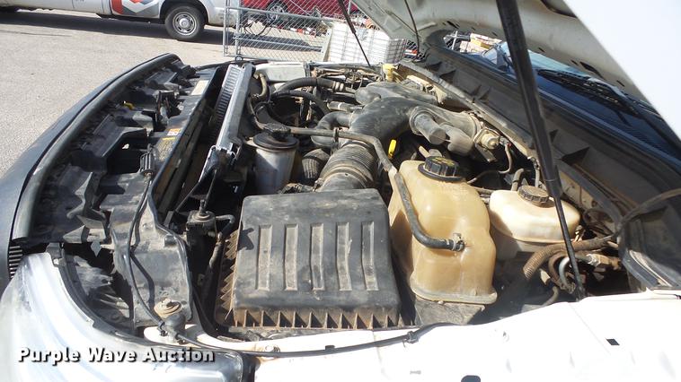 image for item AM9021 2011 Ford F450 Super Duty Crew Cab utility truck