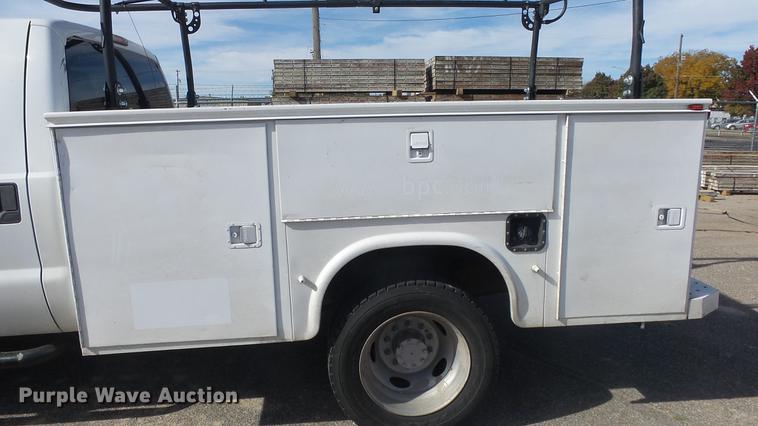 image for item AM9021 2011 Ford F450 Super Duty Crew Cab utility truck