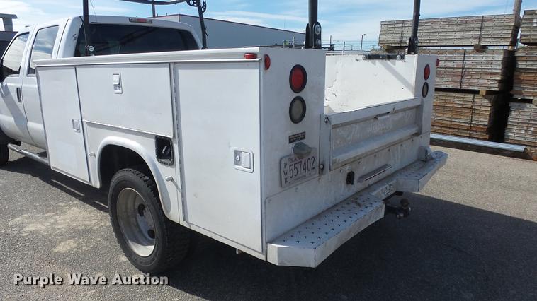 image for item AM9021 2011 Ford F450 Super Duty Crew Cab utility truck
