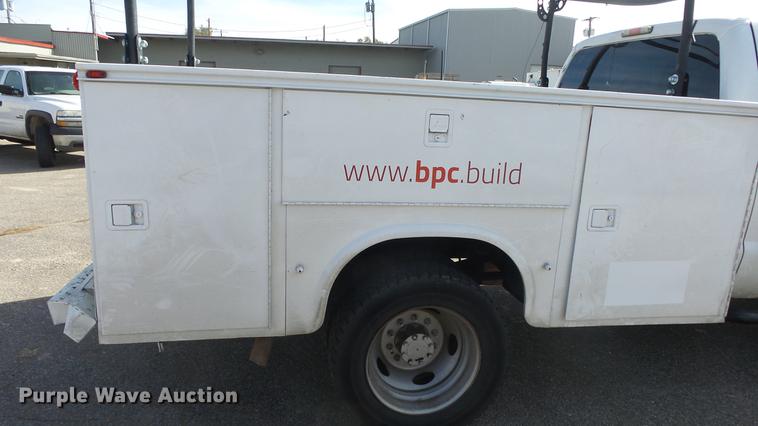 image for item AM9021 2011 Ford F450 Super Duty Crew Cab utility truck