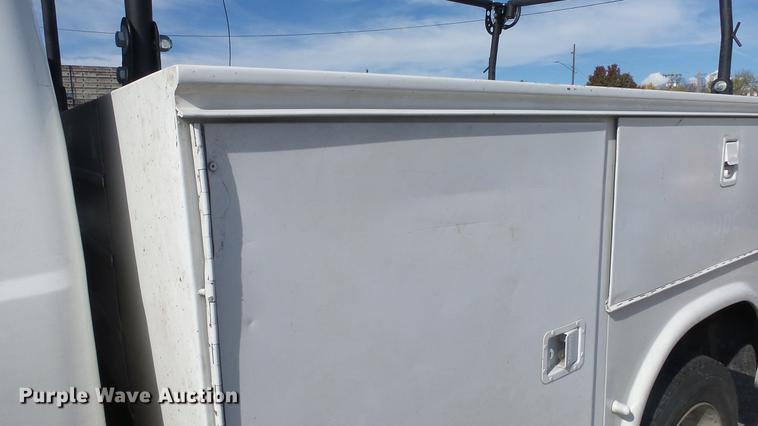 image for item AM9021 2011 Ford F450 Super Duty Crew Cab utility truck