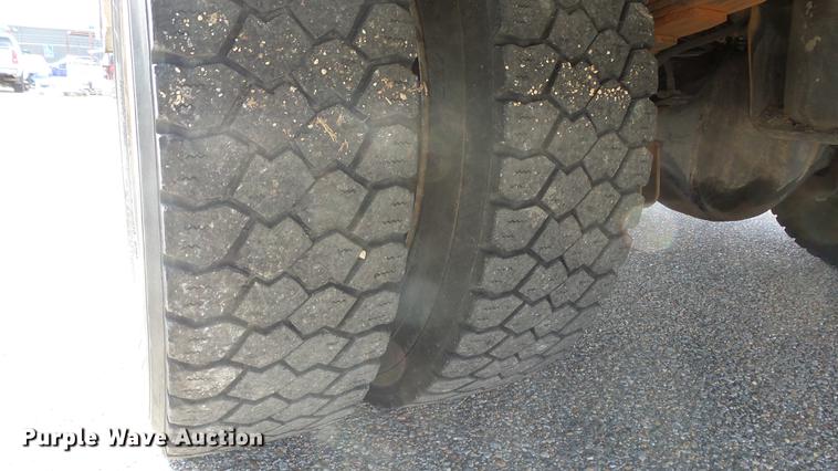 image for item AM9021 2011 Ford F450 Super Duty Crew Cab utility truck