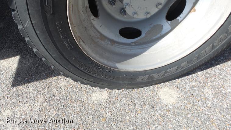 image for item AM9021 2011 Ford F450 Super Duty Crew Cab utility truck