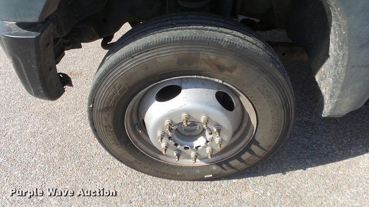 image for item AM9021 2011 Ford F450 Super Duty Crew Cab utility truck